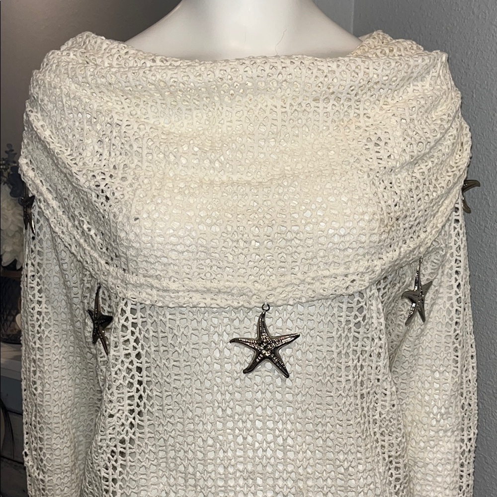 Chic Off-Shoulder Cream Sweater with Star Accents VINTAGE! Size large - Picture 7 of 13